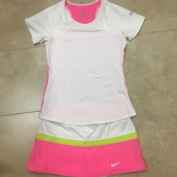 Nike Tops - Nike Womens Dri-Fit Top and Skort Small